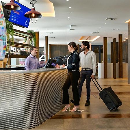 Holiday Inn Express Newcastle By Ihg Exterior foto